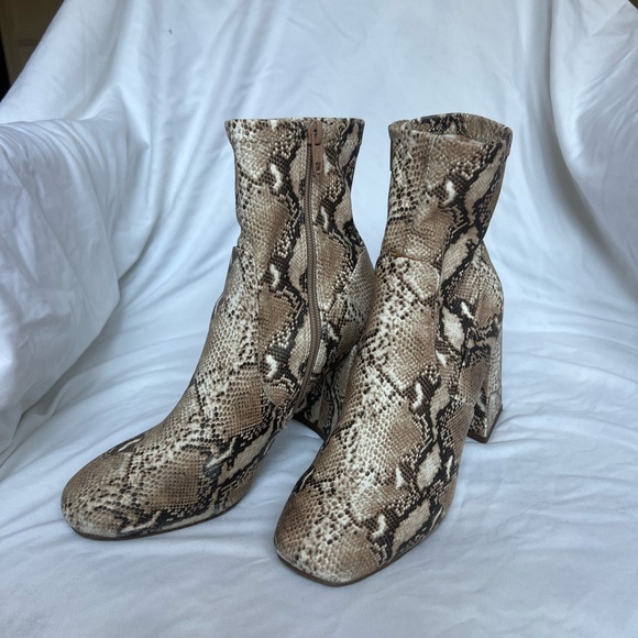 Women’s snake skin booties - Picture 3 of 7